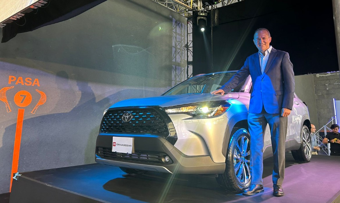 Toyota presenta en México noveno modelo híbrido eléctrico